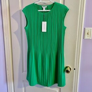 NWT Carolina Belle Vibrant Green Pleated Dress